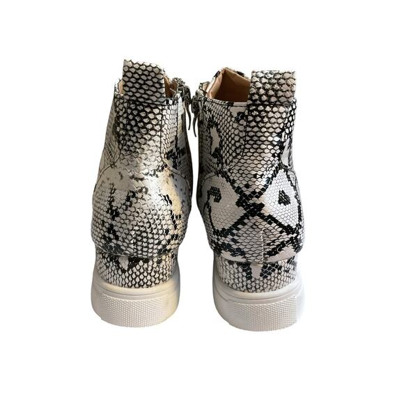 New Sneaker Boots Womens Black 7.5M Snake Print GLADY Waterproof Ankle Zip - Picture 11 of 16